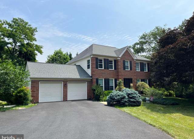 Property at 2707 East Ridge Ct, Oakton, VA 22124, 5 beds, 3.5 baths