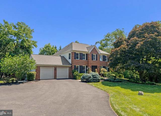Property at 2707 East Ridge Ct, Oakton, VA 22124, 5 beds, 3.5 baths