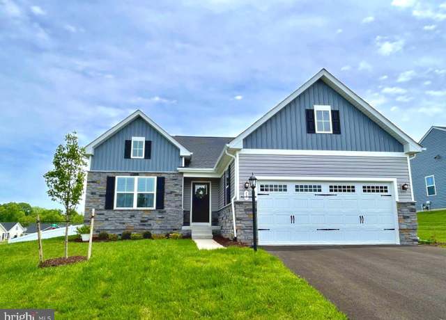 Property at 17 Perspective Pl, Hedgesville, WV 25427, 3 beds, 3 baths