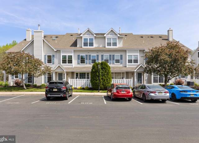 Property at 802 Oswego Ct, Mount Laurel, NJ 08054, 3 beds, 2.5 baths