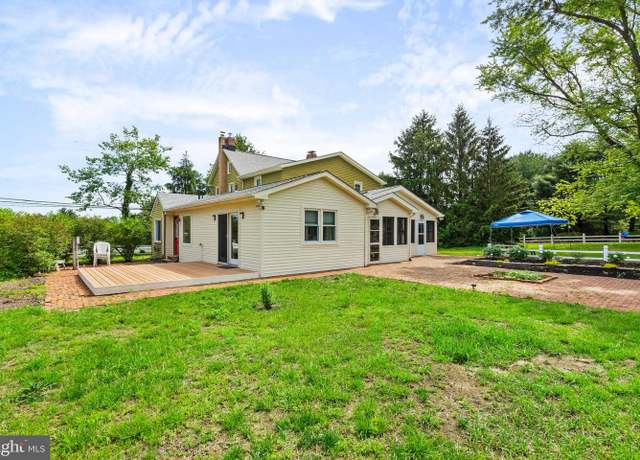 Property at 522 Creek Rd, Moorestown, NJ 08057, 5 beds, 3.5 baths
