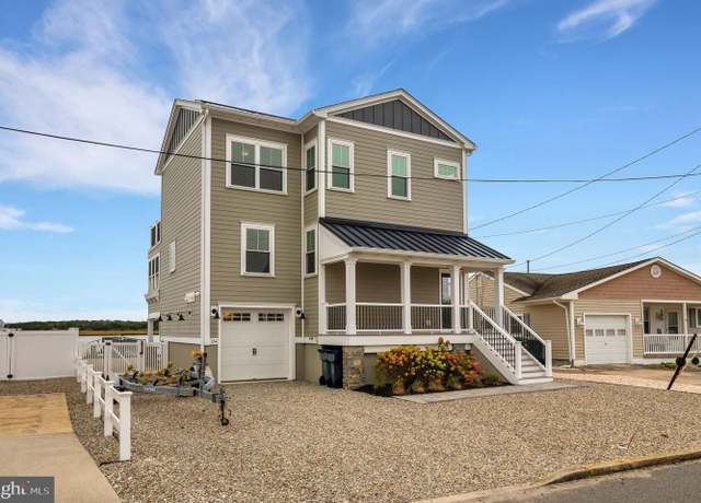 Property at 134 E Navasink Dr, Tuckerton, NJ 08087, 3 beds, 2.5 baths