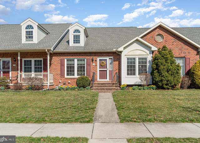 Property at 1226 White Birch Ln, Carlisle, PA 17013, 2 beds, 2 baths