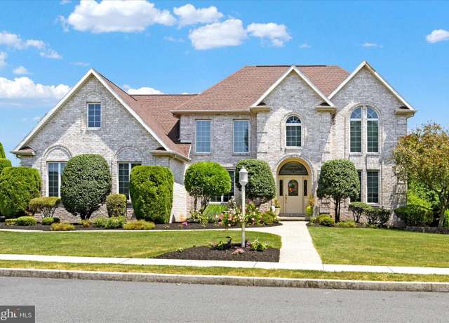 Property at 31 Emlyn Ln, Mechanicsburg, PA 17055, 4 beds, 3.5 baths