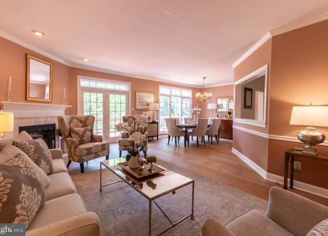 Property at 56 Longview Cir #56, Berwyn, PA 19312, 3 beds, 2.5 baths