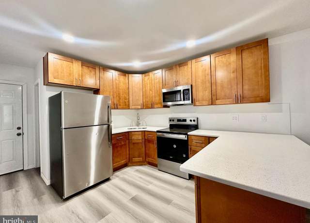 Property at 2033 N 20th St, Philadelphia, PA 19121, 5 beds, 2.5 baths