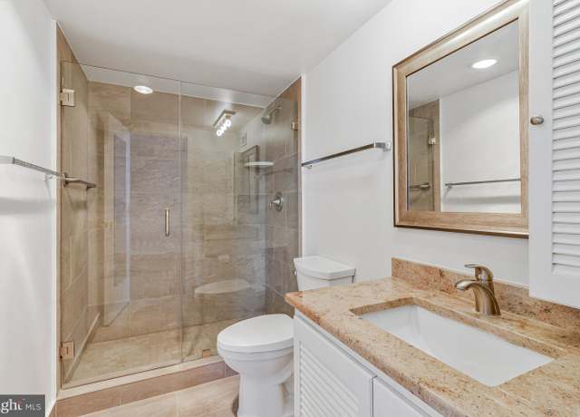 Property at 3800 Fairfax Dr #1011, Arlington, VA 22203, 2 beds, 2 baths