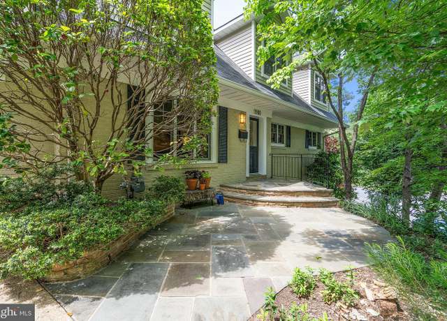 Property at 3500 Military Rd, Arlington, VA 22207, 4 beds, 3.5 baths
