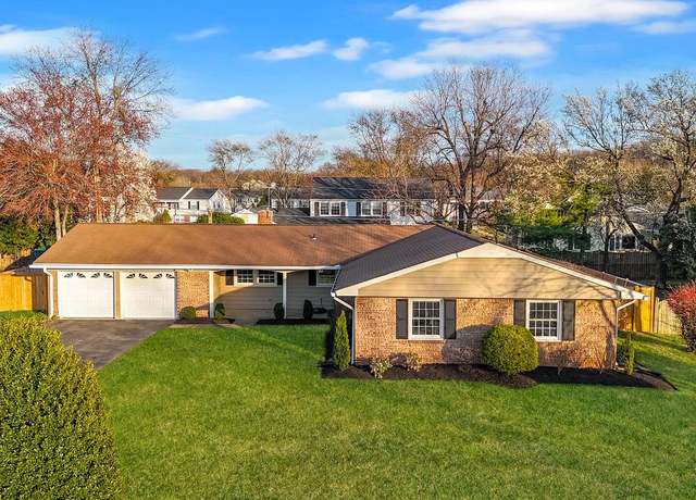 Property at 4211 Middle Ridge Dr, Fairfax, VA 22033, 4 beds, 2 baths