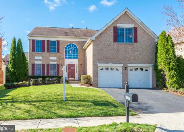 Property at 10857 Hunter Gate Way, Reston, VA 20194, 4 beds, 3.5 baths