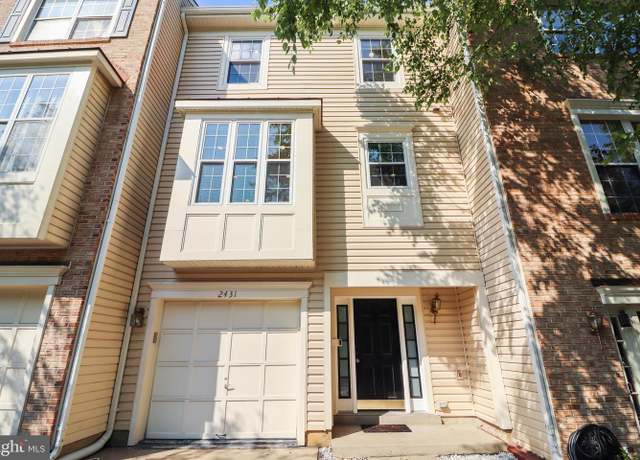 Property at 2431 Clover Field Cir, Herndon, VA 20171, 3 beds, 3 baths