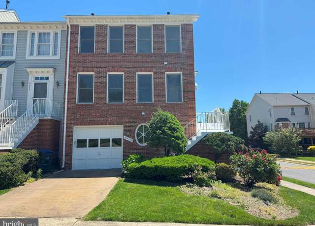 Property at 6325 Powder Flask Ct, Centreville, VA 20121, 3 beds, 3 baths