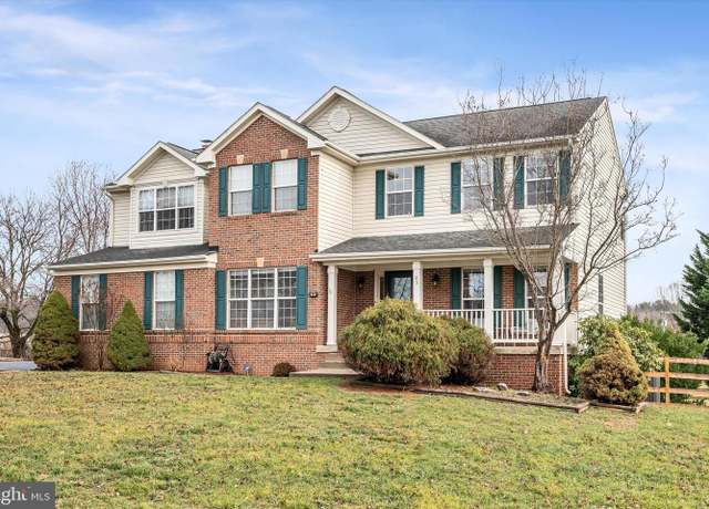 Property at 85 Doral Ct, Charles Town, WV 25414, 5 beds, 3.5 baths