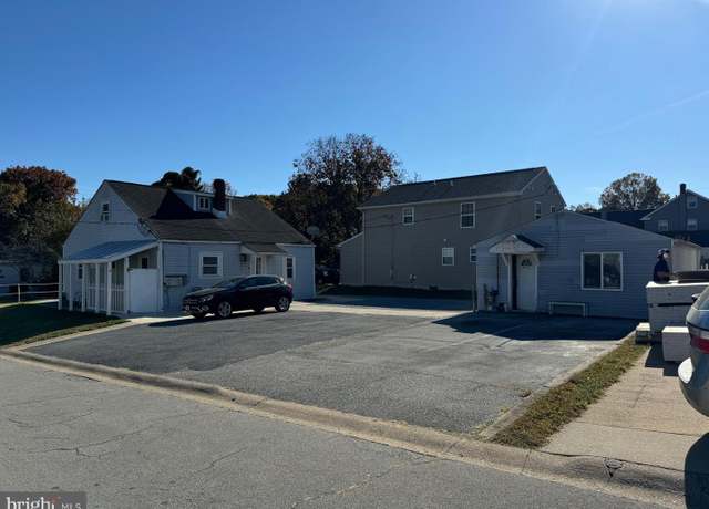 Property at 701 East Ave, New Castle, DE 19720, 6 beds, 3 baths