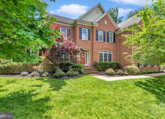 Property at 8220 Waterside Ct, Fort Washington, MD 20744, 5 beds, 4.5 baths