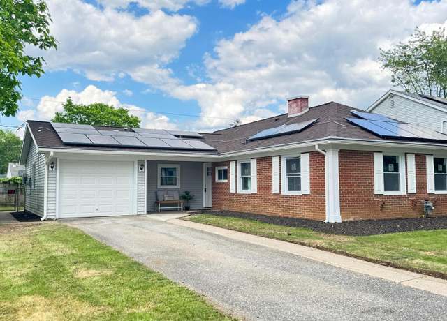 Property at 17 Meadowlark Ln, Willingboro, NJ 08046, 4 beds, 2 baths