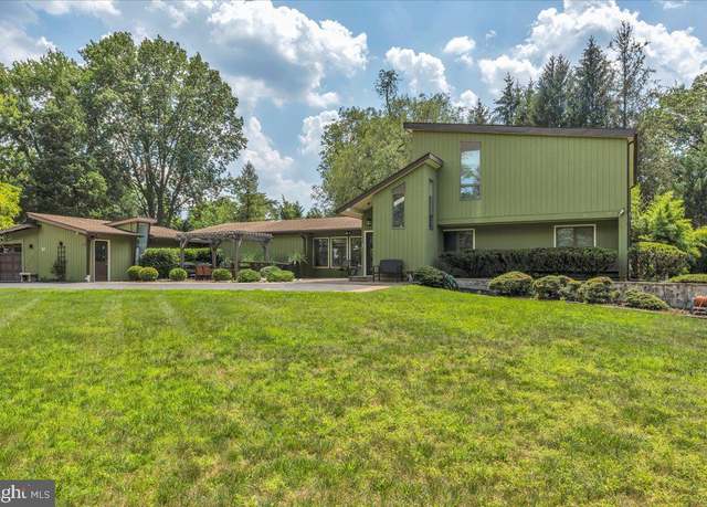 Property at 10 Middle Acre Ln, Cherry Hill, NJ 08003, 5 beds, 3 baths