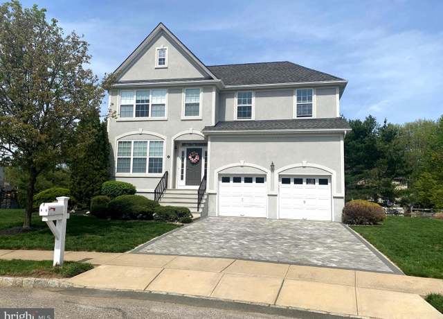 Property at 86 Eddington Ln, Monroe Twp, NJ 08831, 3 beds, 2.5 baths