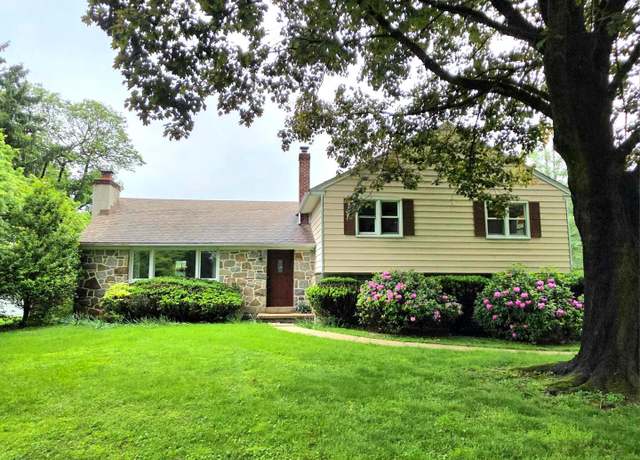 Property at 1261 Buck Ln, West Chester, PA 19382, 5 beds, 2.5 baths