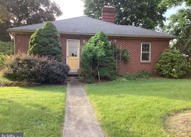 Property at 803 N Spring St N, Middletown, PA 17057, 3 beds, 1 bath