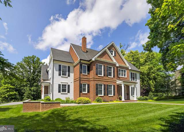 Property at 1321 Homestead Ln, Lancaster, PA 17603, 4 beds, 5 baths