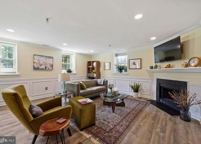 Property at 104 Woodside Rd Unit B106, Haverford, PA 19041, 3 beds, 2.5 baths