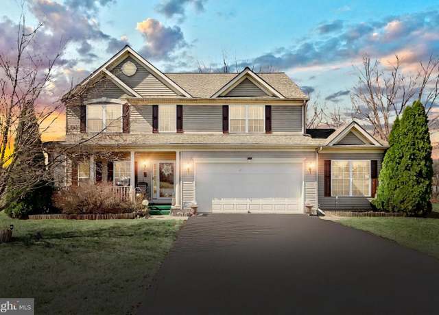 Property at 1131 Pine Ct, York, PA 17408, 4 beds, 3.5 baths