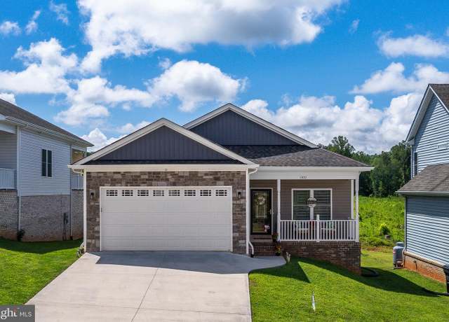 Property at 1103 Emerald Crest Dr, Bedford, VA 24523, 3 beds, 2 baths
