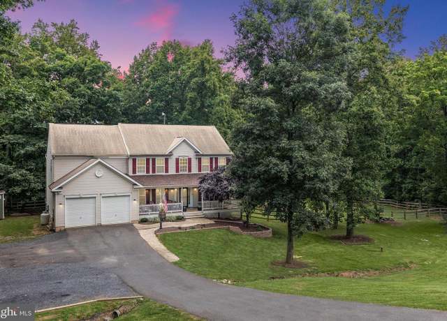 Property at 258 Chimney Cir, Middletown, VA 22645, 5 beds, 3.5 baths