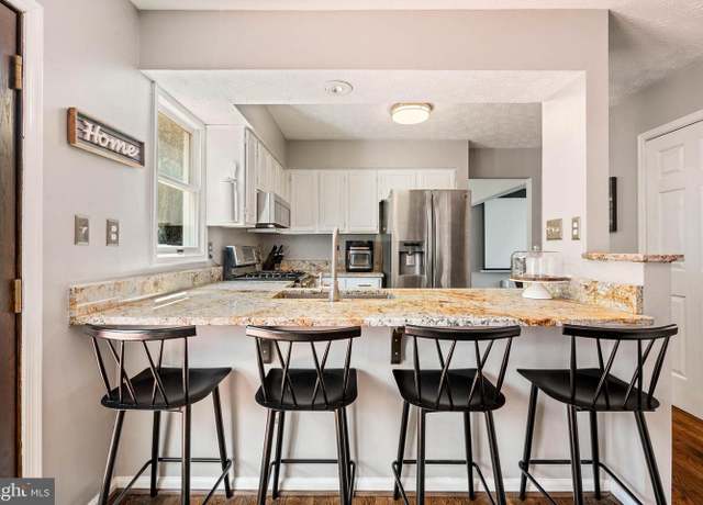 Property at 1429 Flynn Ct, Herndon, VA 20170, 4 beds, 3.5 baths