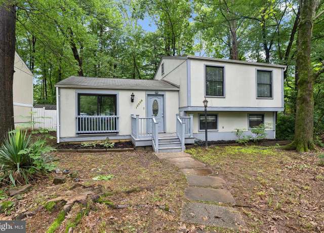 Property at 12309 Tigers Eye Ct, Reston, VA 20191, 4 beds, 2 baths