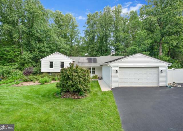 Property at 6504 Basil Ct, Manassas, VA 20112, 3 beds, 4 baths