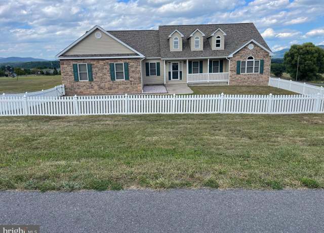 Property at 130 Harman Ln, Petersburg, WV 26847, 3 beds, 3 baths