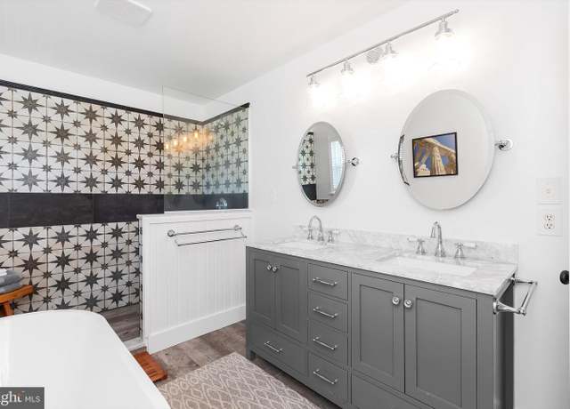 Property at 20 Stephen Ct, Charles Town, WV 25414, 3 beds, 3.5 baths
