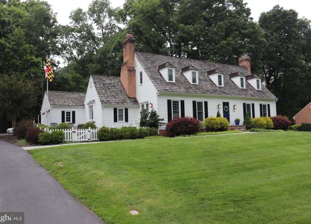 Property at 13141 Scarlet Oak Dr, Gaithersburg, MD 20878, 3 beds, 3.5 baths