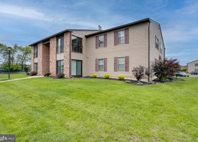 Property at 18 Kent Pl, Sewell, NJ 08080, 2 beds, 1.5 baths