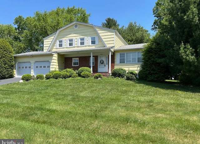 Property at 484 Flock Rd, Hamilton, NJ 08619, 4 beds, 2.5 baths