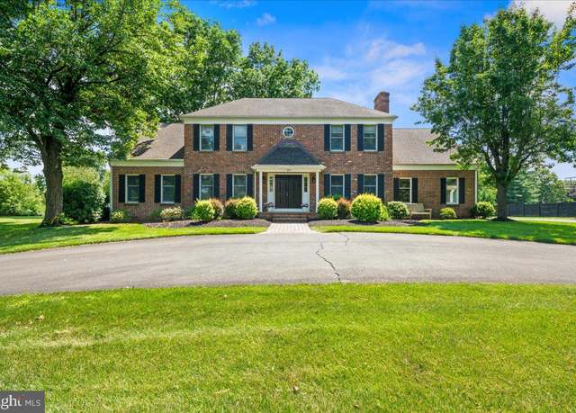 Property at 28 Meadow Ln, Pennington, NJ 08534, 4 beds, 2.5 baths