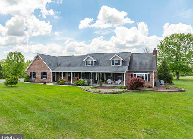 Property at 16 Zerbe Dr, Bernville, PA 19506, 4 beds, 3 baths
