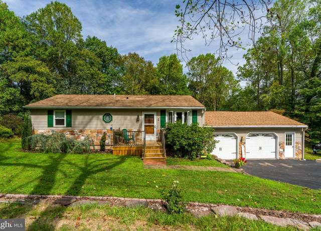 Property at 193 Quaker Hill Rd, Morgantown, PA 19543, 3 beds, 1.5 baths