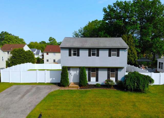 Property at 621 Rustic Dr, Perkasie, PA 18944, 3 beds, 1.5 baths