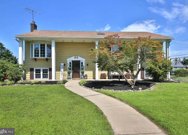 Property at 221 Madison Ave, Souderton, PA 18964, 3 beds, 2 baths