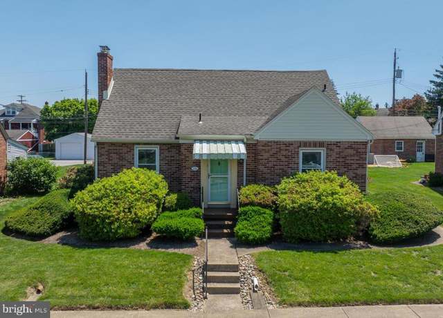 Property at 811 Hill St, York, PA 17403, 4 beds, 1.5 baths