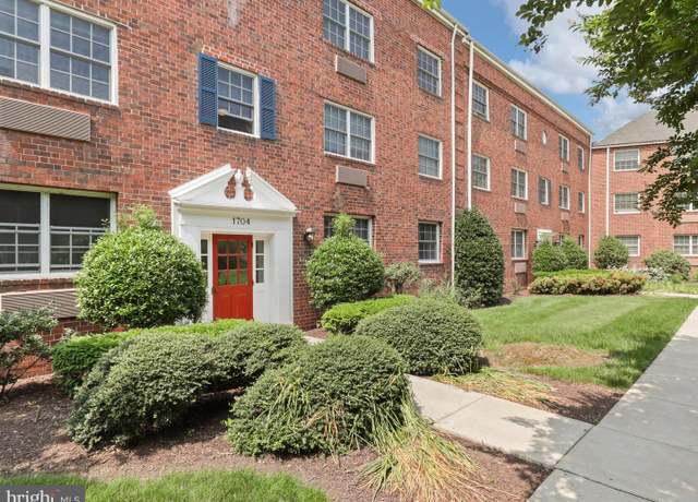 Property at 1704 W Abingdon Dr #302, Alexandria, VA 22314, 1 bed, 1 bath