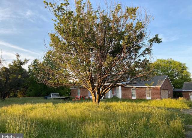 Property at 38935 John Wolford Rd, Waterford, VA 20197, 2 beds, 2 baths
