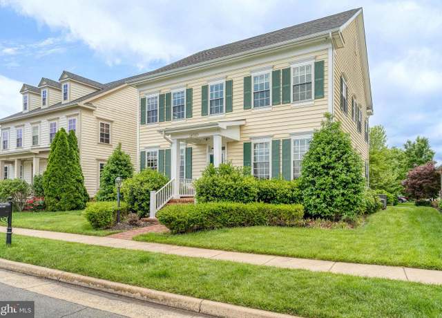 Property at 10728 General Kirkland Dr, Bristow, VA 20136, 4 beds, 2.5 baths