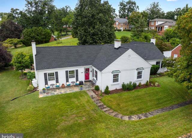 Property at 6 Massie St, Front Royal, VA 22630, 5 beds, 3 baths