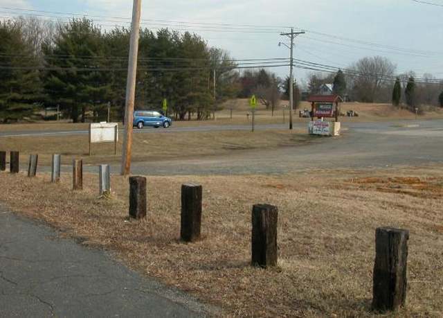 Property at 10 Hillside Ct, Huntingtown, MD 20639