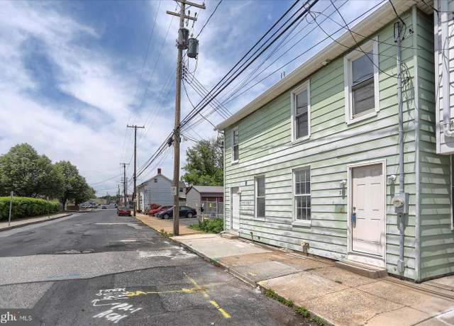 Property at 21 E Allen St, Mechanicsburg, PA 17055, 3 beds, 1 bath