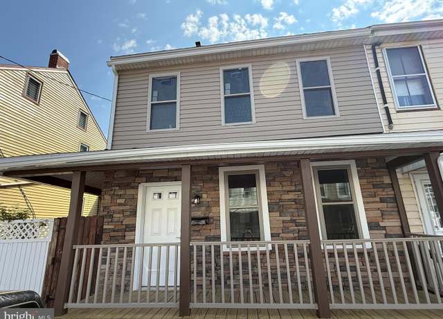 Property at 330 N 11th St, Lebanon, PA 17046, 2 beds, 1 bath